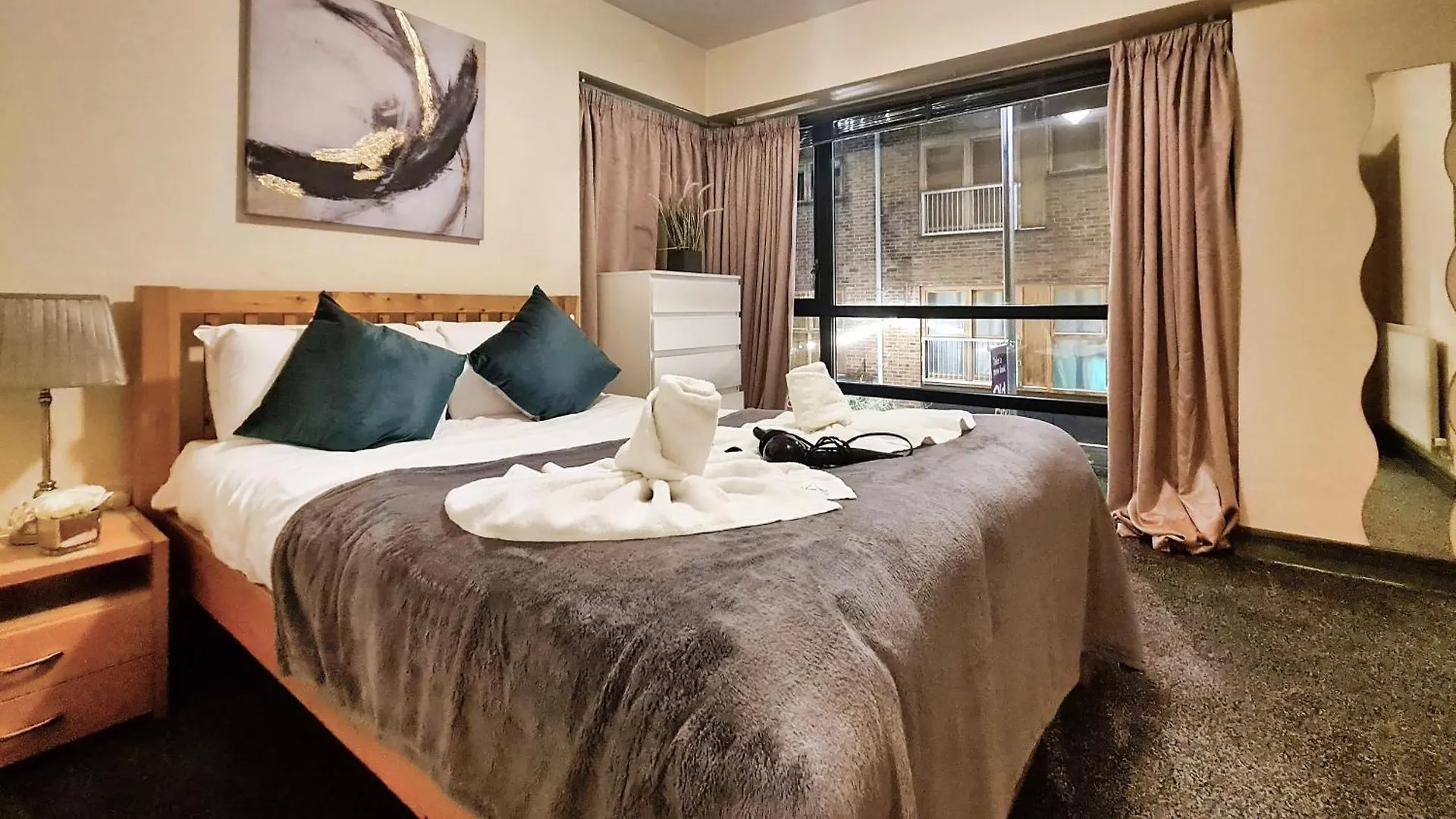 Lovely One Bed Apartment In Hip End Of Temple Bar Dublin